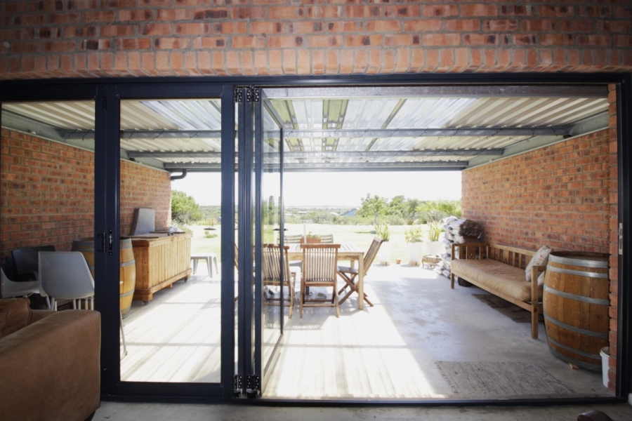 4 Bedroom Property for Sale in Paradise Beach Eastern Cape